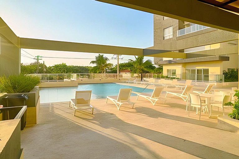 Costal View Apt. Walkable To Beach & Restaurants