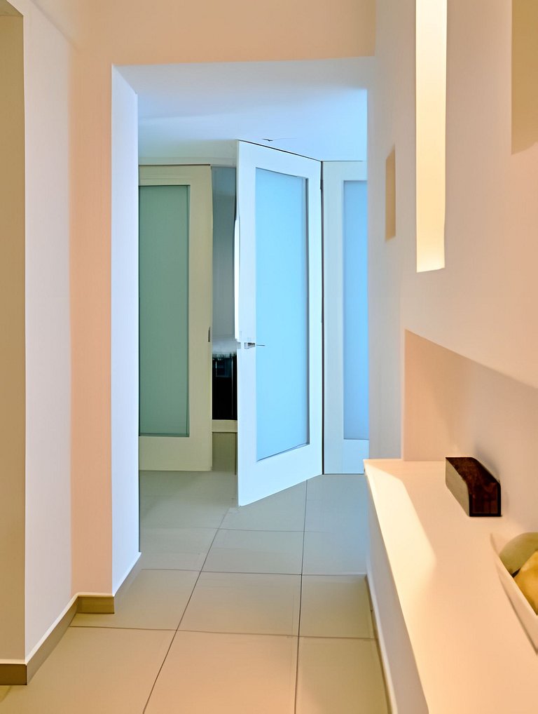 Beachfront cozy & huge Apartment for family trip