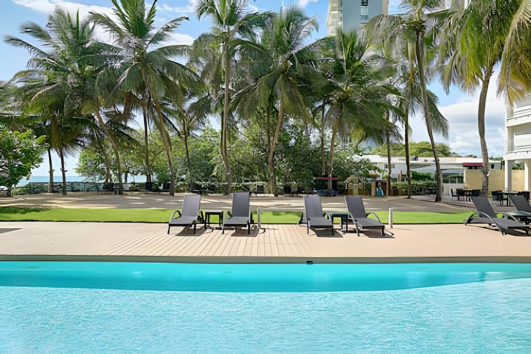 Beachfront cozy & huge Apartment for family trip