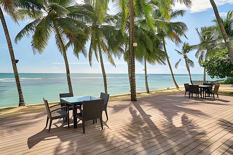 Beachfront cozy & huge Apartment for family trip