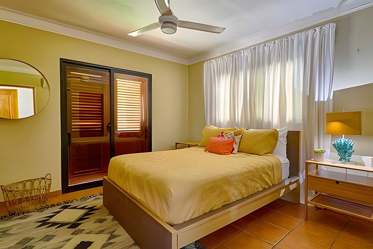 Caribbean Idyllic Vacation at Beachfront 1-BR Apt.
