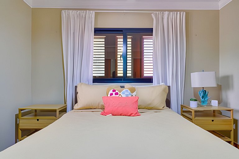 Caribbean Idyllic Vacation at Beachfront 1-BR Apt.