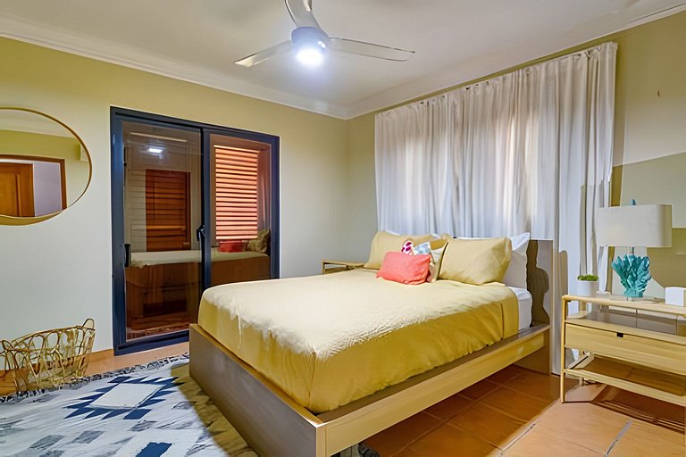 Caribbean Idyllic Vacation at Beachfront 1-BR Apt.