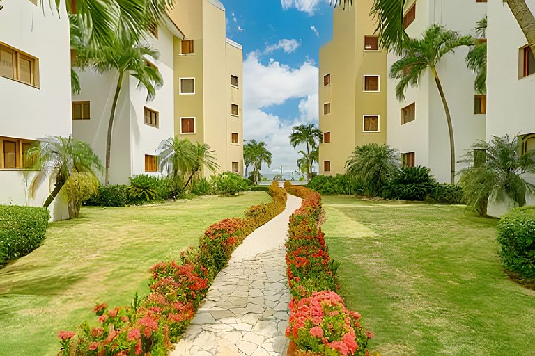 Caribbean Idyllic Vacation at Beachfront 1-BR Apt.