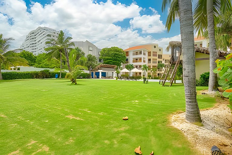 Caribbean Idyllic Vacation at Beachfront 1-BR Apt.