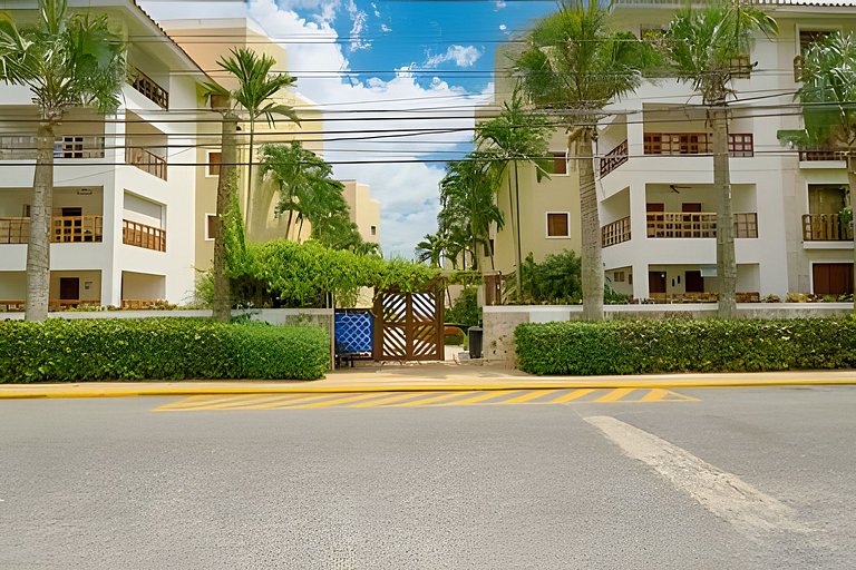 Caribbean Idyllic Vacation at Beachfront 1-BR Apt.