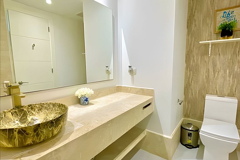 Caribbean Ocean View, 2BDRM Beachfront Apartment