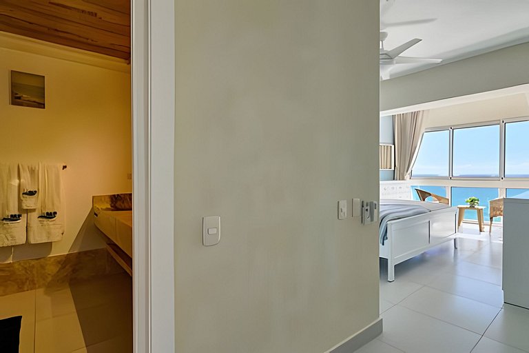 Caribbean Ocean View, 2BDRM Beachfront Apartment