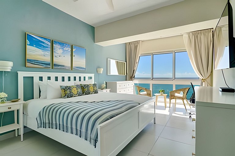Caribbean Ocean View, 2BDRM Beachfront Apartment