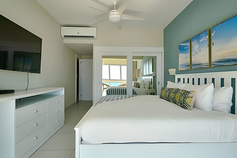 Caribbean Ocean View, 2BDRM Beachfront Apartment