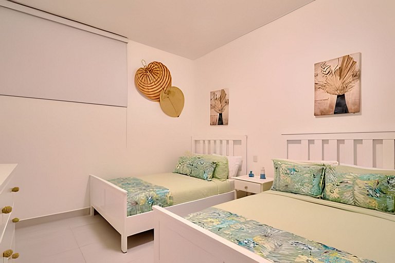 Caribbean Ocean View, 2BDRM Beachfront Apartment