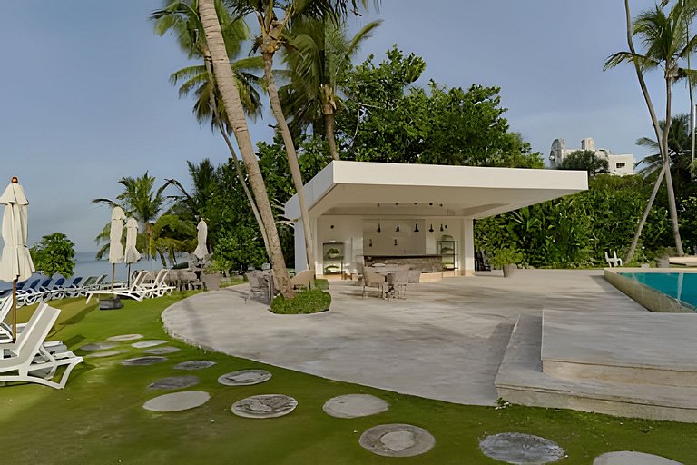 Caribbean OceanView 1Bdrm Beachfront Apartment
