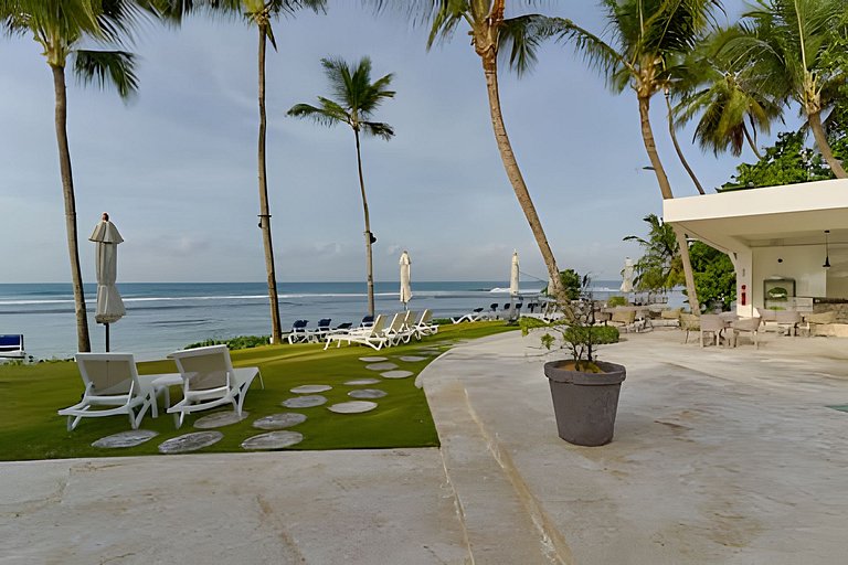 Caribbean OceanView 1Bdrm Beachfront Apartment