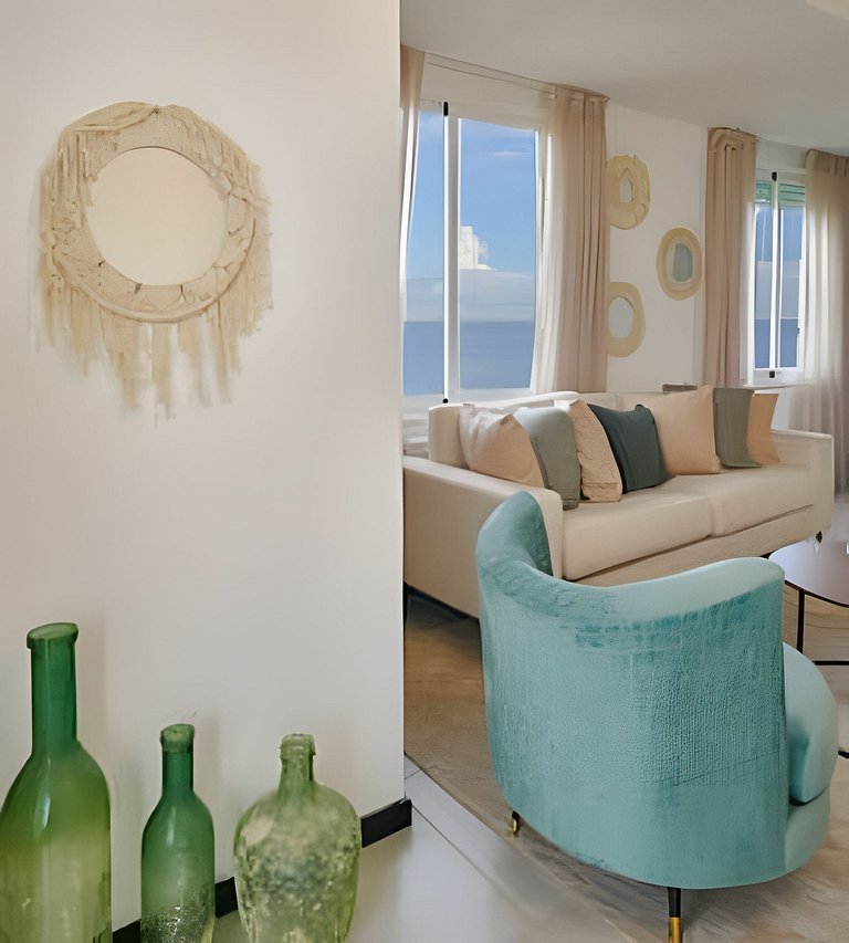 Beachside 1BDR Dreamy Apt.| BBQ + Pool & Sea View