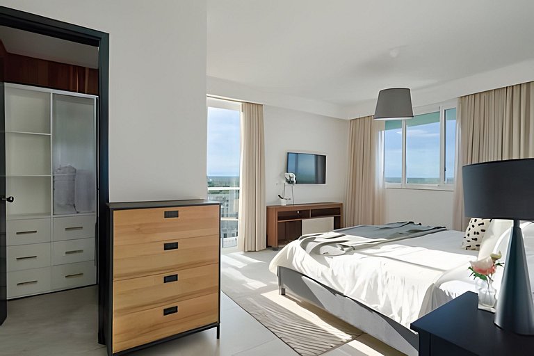 Beachside 1BDR Dreamy Apt.| BBQ + Pool & Sea View