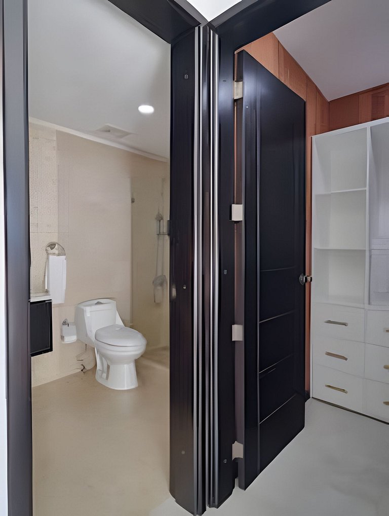 Beachside 1BDR Dreamy Apt.| BBQ + Pool & Sea View