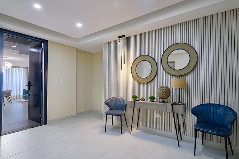 Beachside 1BDR Dreamy Apt.| BBQ + Pool & Sea View
