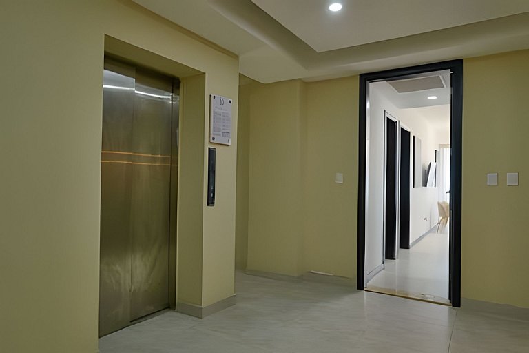 Beachside 1BDR Dreamy Apt.| BBQ + Pool & Sea View