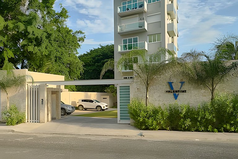 Beachside 1BDR Dreamy Apt.| BBQ + Pool & Sea View