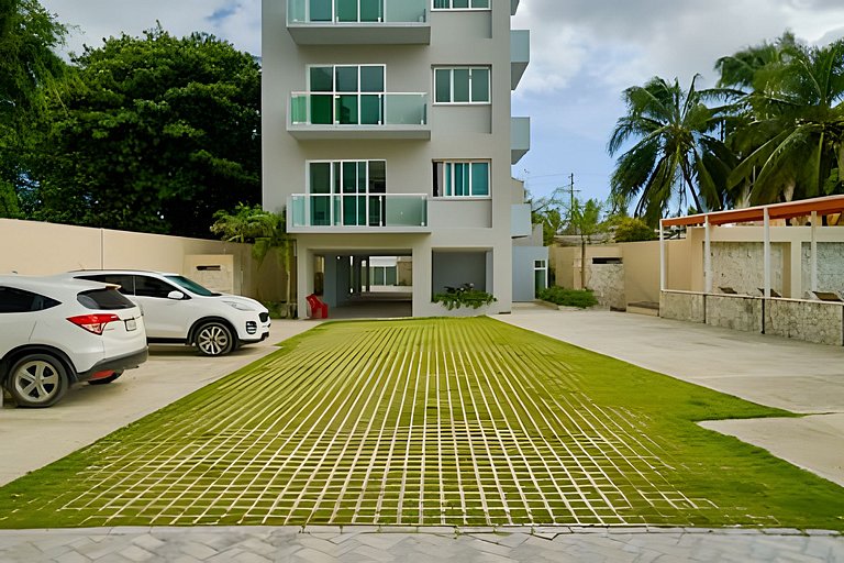 Beachside 1BDR Dreamy Apt.| BBQ + Pool & Sea View