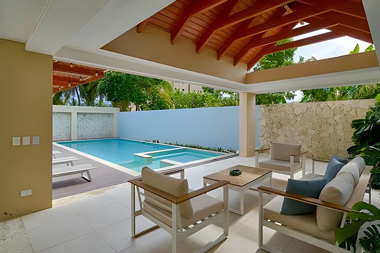 Beachside 1BDR Dreamy Apt.| BBQ + Pool & Sea View