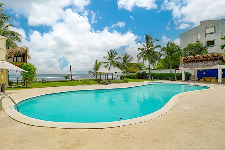 Caribbean Beachfront Living, Apartment