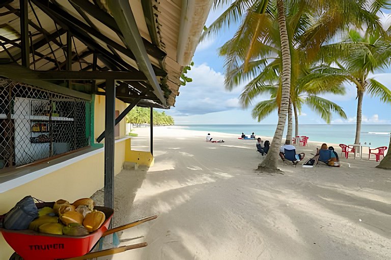 Beachside 1BDR Dreamy Apt.| BBQ + Pool & Sea View