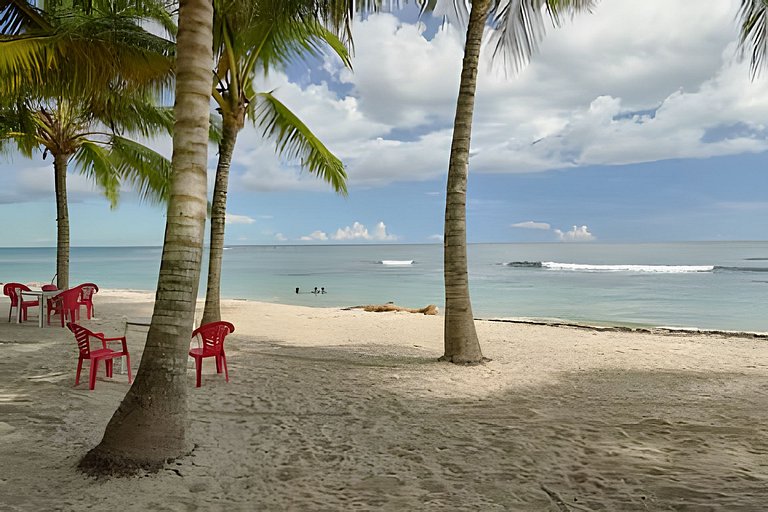 Beachside 1BDR Dreamy Apt.| BBQ + Pool & Sea View