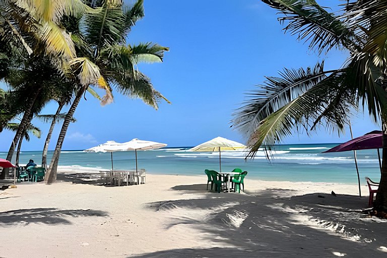 Beachside 1BDR Dreamy Apt.| BBQ + Pool & Sea View