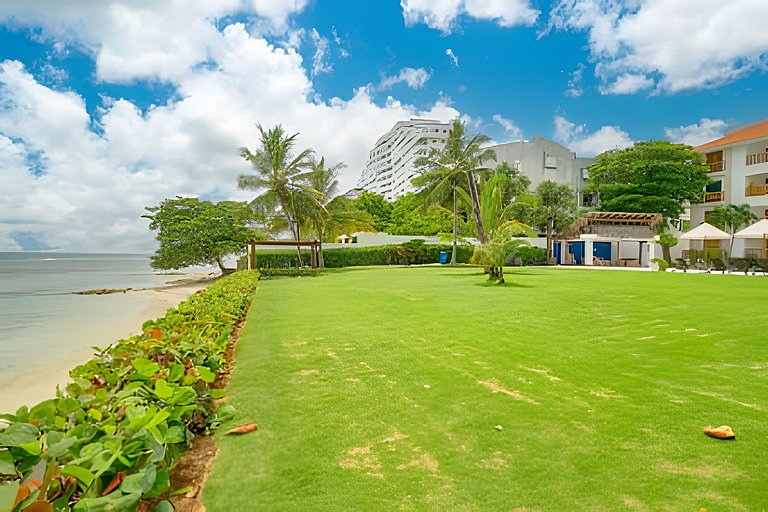 Caribbean Beachfront Living, Apartment