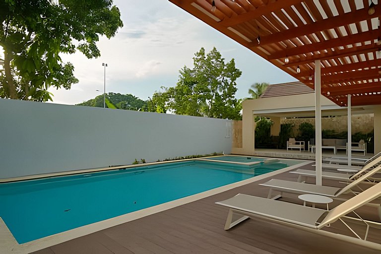 Beachside 1BDR Dreamy Apt.| BBQ + Pool & Sea View