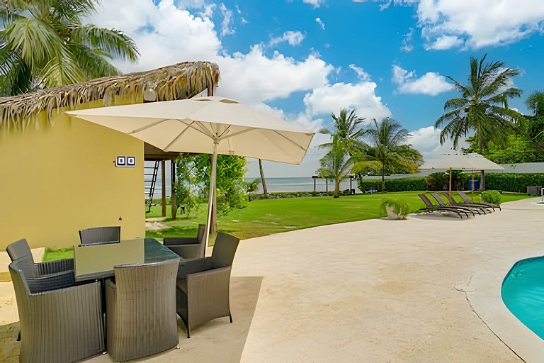 Caribbean Beachfront Living, Apartment