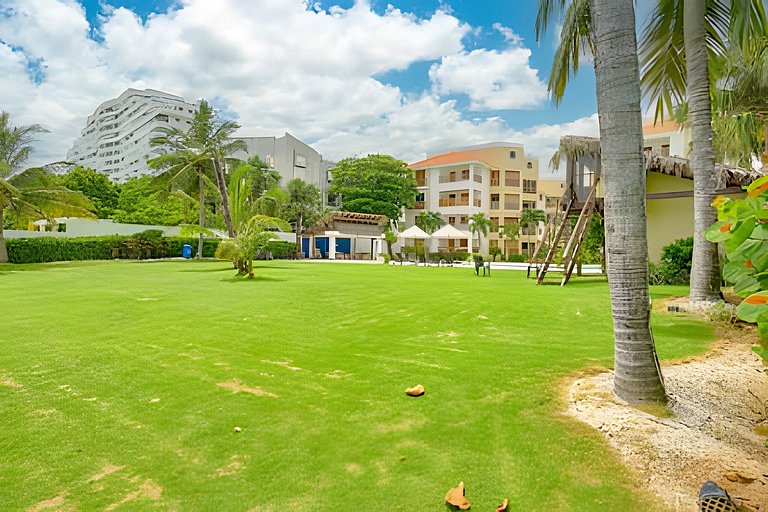 Caribbean Beachfront Living, Apartment