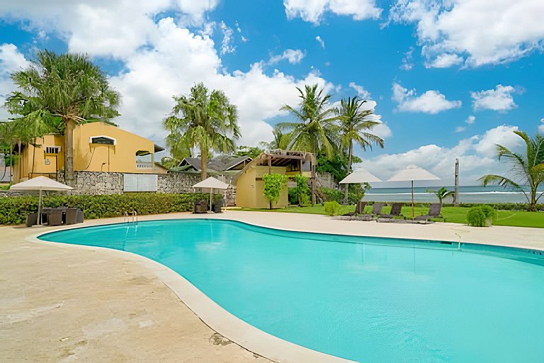 Caribbean Beachfront Living, Apartment