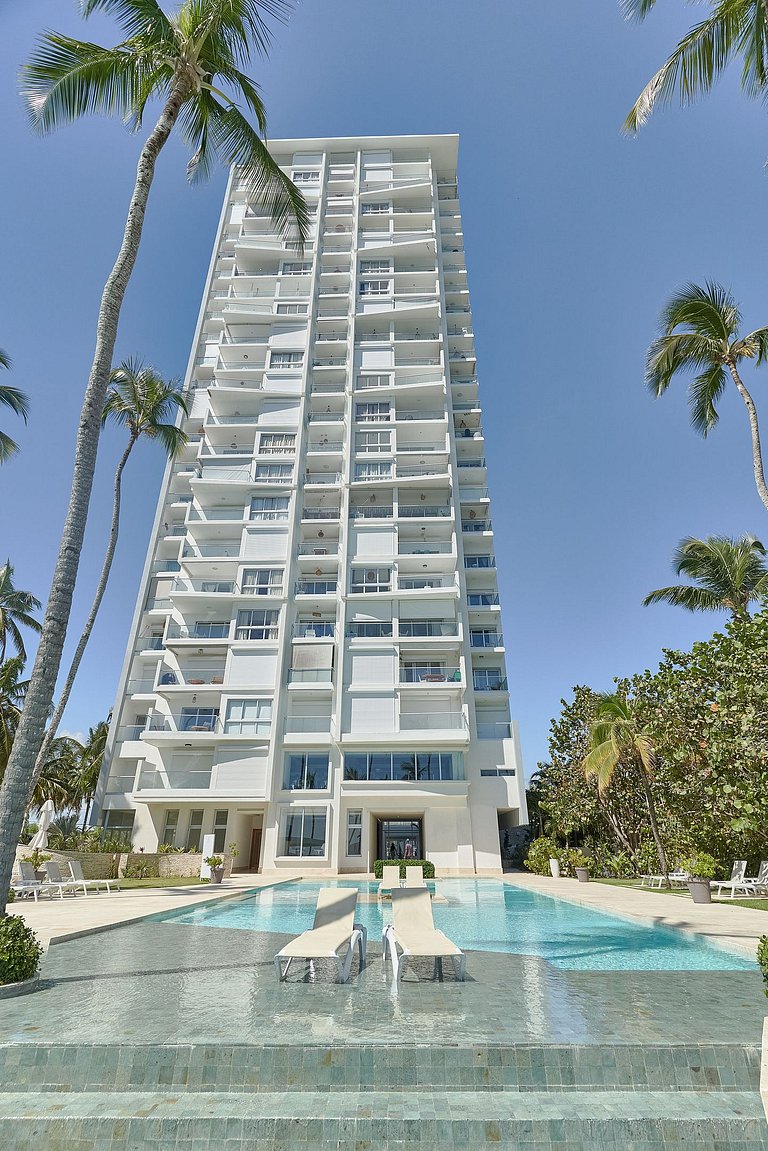 Caribbean Beachfront Apartment. W/ Scenic view