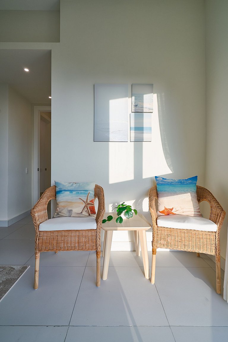 Caribbean Beachfront Apartment. W/ Scenic view